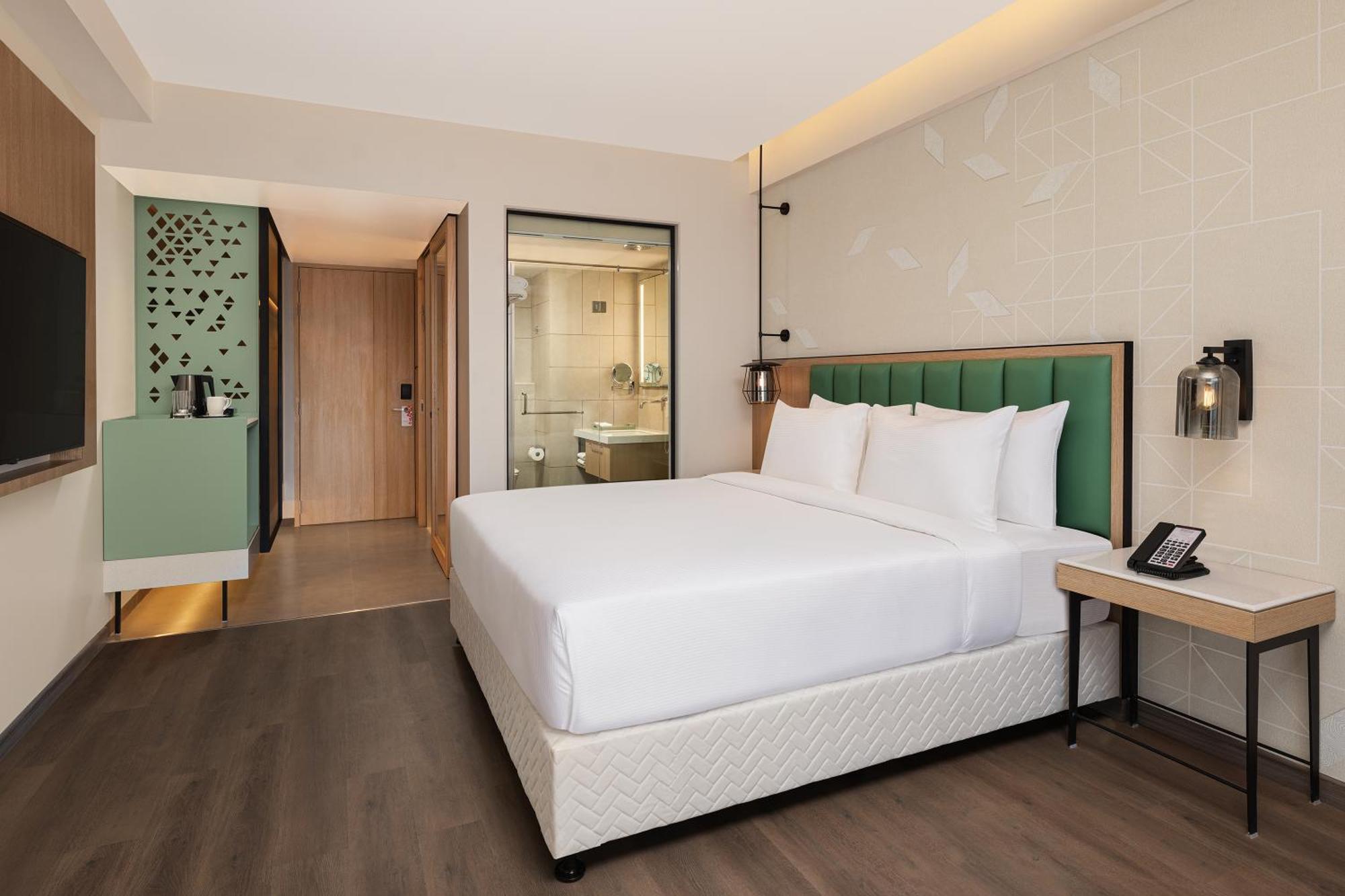 Hilton Garden Inn Surat City Centre ภายนอก รูปภาพ