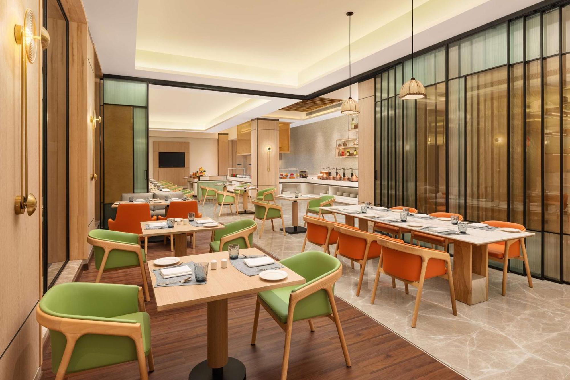 Hilton Garden Inn Surat City Centre ภายนอก รูปภาพ